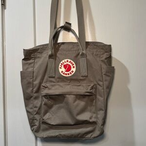 Fjallraven Kånken Totepack Bag (Taupe)